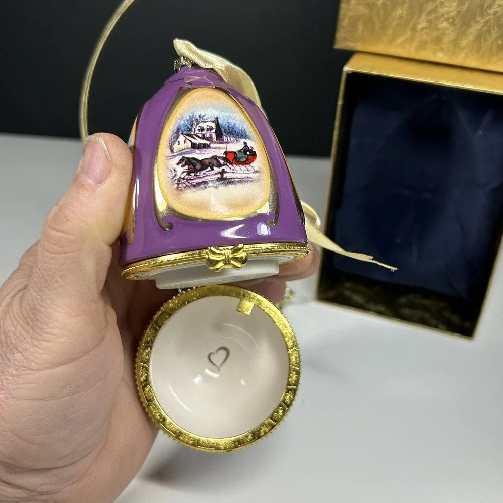Vintage Mr. Christmas Porcelain Egg Musical Ornament Trinket Box Works‎